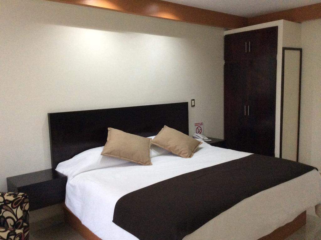Hotel La Media Luna Inn Huejutla de Reyes Værelse billede